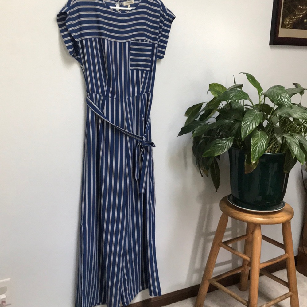 belted jumper with leg side slits